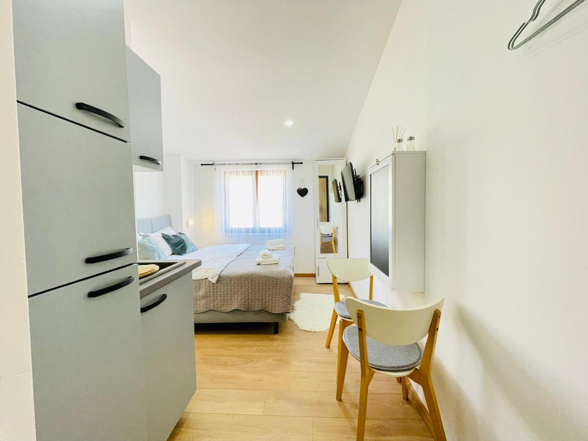 Astraluxe Apartment *